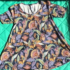 Lularoe floral/ paisley perfect T